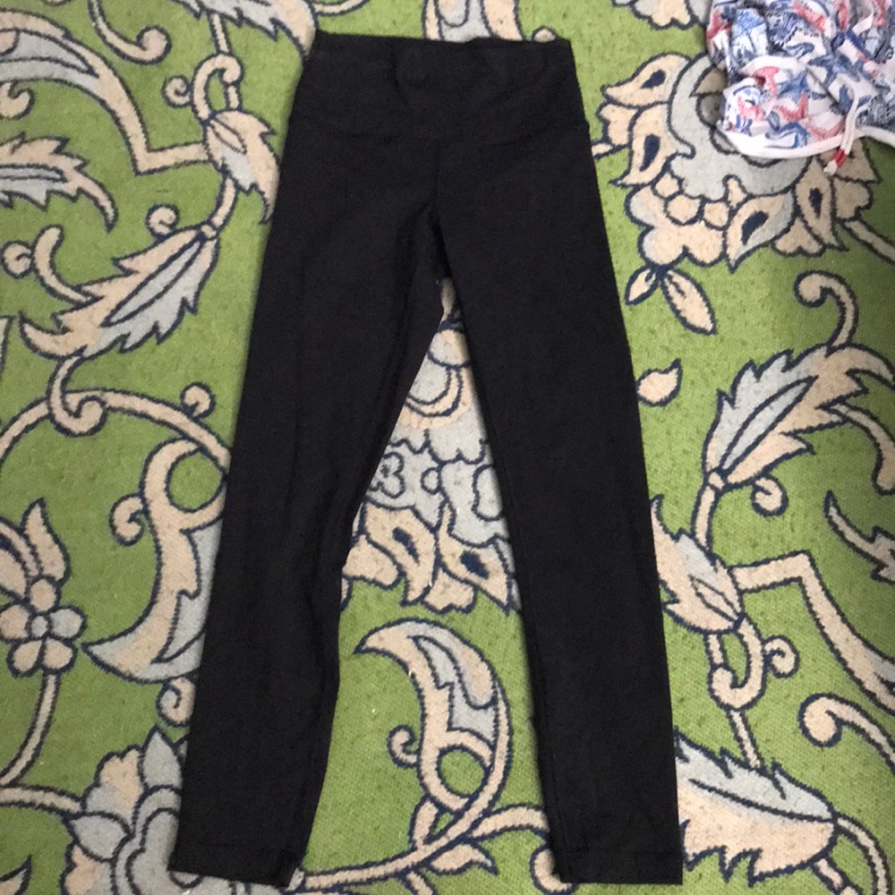 black lululemon leggings